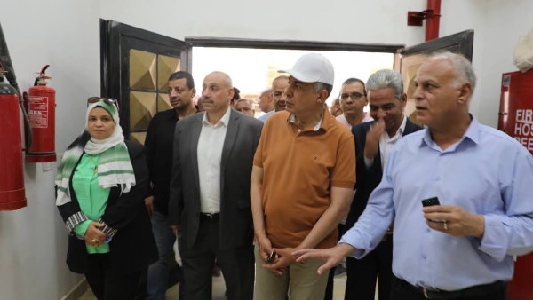 محافظ المنيا يتابع مشروعات تطوير الريف.. ويؤكد: قرى الصعيد تتحول إلى نموذجية