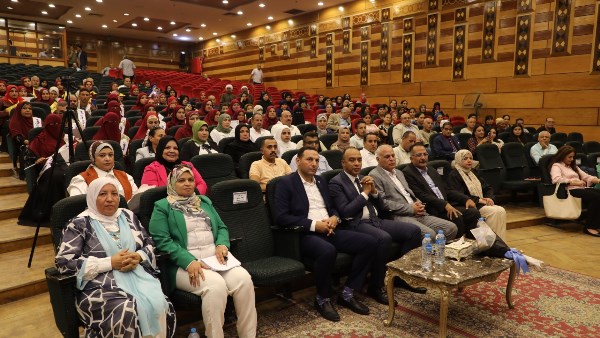 محافظ المنيا: المدارس الحقلية تدعم الفلاح وتمكنه من تحسين إنتاجيته وزيادة دخله