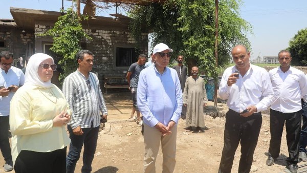 محافظ المنيا يتفقد قطعة أرض لانشاء سوق حضاري 