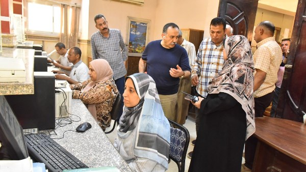محافظ أسيوط في جولة مفاجئة يتفقد المركز التكنولوجي بمنفلوط