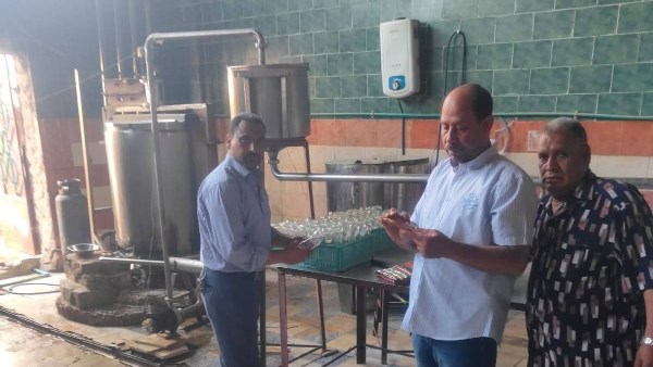 ضبط مصنع ينتج عصائر غير مطابقة للمواصفات بأسيوط