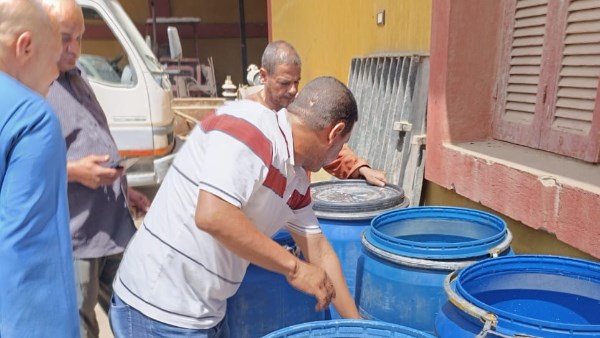 ضبط 500 كيلوجرام من اللبن غير الصالح للاستهلاك الآدمي خلال حملة تموينية بمركز أبوتيج