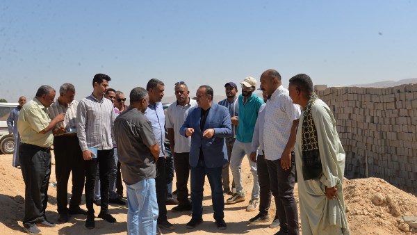 خلال تفقده اعمال الإنشاء.. محافظ أسيوط: مصنع منتجات الرمان نموذج تنموي واعد لدعم الصناعات التحويلية