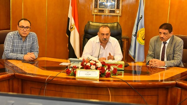 إجتماع محافظ أسيوط 