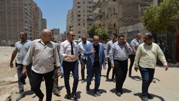 محافظ أسيوط يتفقد أعمال التطوير بمنطقة المعلمين 