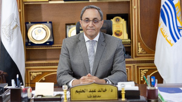 محافظ قنا 