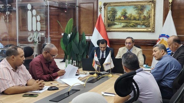 اجتماع ملف تقنين أراضى أملاك الدولة 
