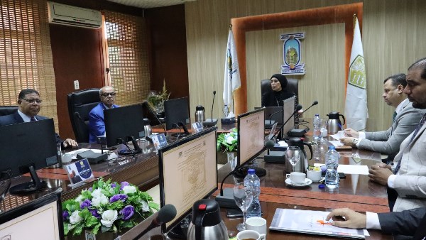 تعديل الشعار..مجلس جامعة الأقصر يعتمد الهوية البصرية للجامعة