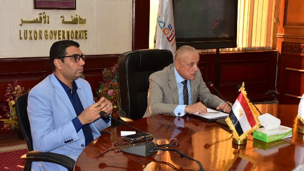 محافظ الأقصر:إزالة تعديات الأراضى في المهد وادراج المخالفات ضمن الحملات