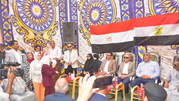 محافظ الأقصر يفتتح محطة رفع صرف صحي العضايمة وشبكة انحدار المساوية ضمن مبادرة "حياة كريمة" بإسنا