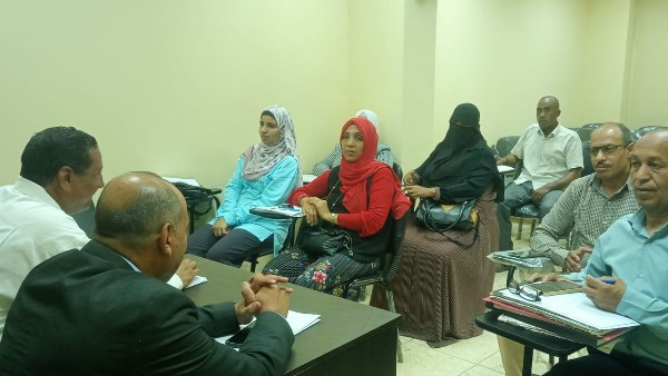 التنظيم والإدارة بالأقصر تنفذ ندوة تثقيفية لشرح قواعد وضوابط الترقيات