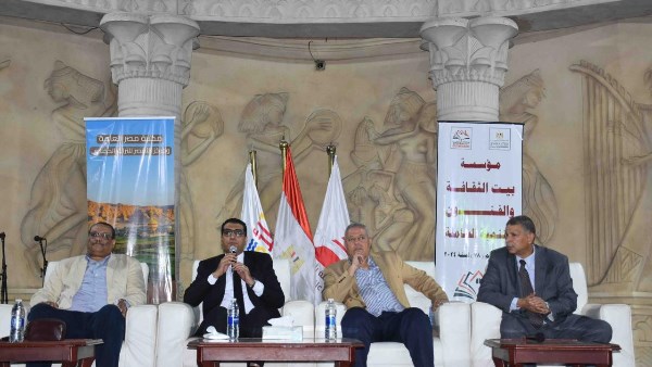 فى أجواء من الفخر والوعى نائب محافظ الأقصر يشارك فى أمسية مصر بين ثورتين
