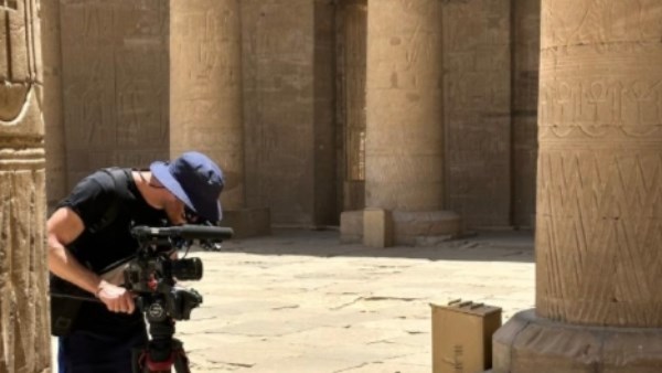 أخبار أسوان: غلق وتشميع للمحال المخالفة.. وشركة فرنسية تصوّر فيلمًا وثائقيًا عن الحضارة المصرية