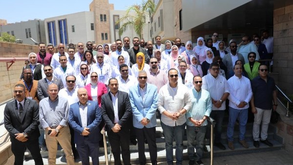 محافظ أسوان يتفقد مستشفى المسلة ويؤكد: التأمين الصحي الشامل على رأس أولوياتنا