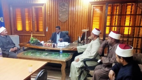 محافظ أسوان: تقديم التسهيلات لدعم جهود الأزهر في تنظيم القوافل الدعوية