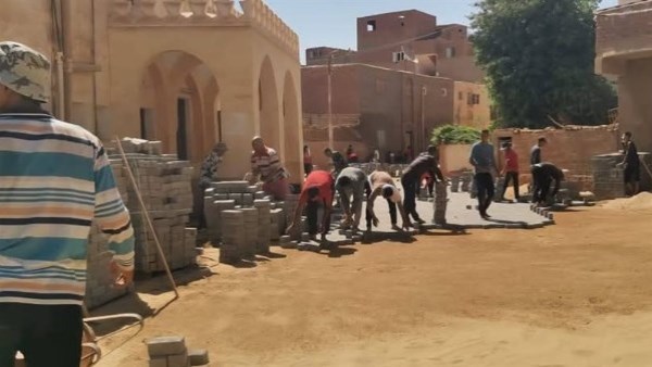 أخبار الوادي الجديد: استمرار أعمال رصف ورفع كفاءة الطرق الداخلية واستقرار في أسعار الخضروات