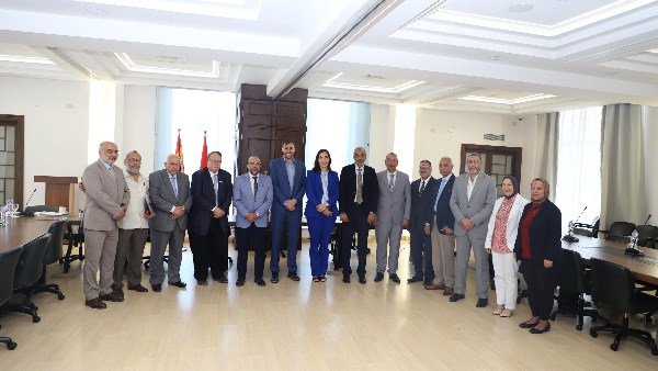 اجتماع بغرفة الإسكندرية