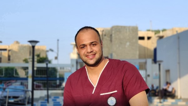 الممرض 