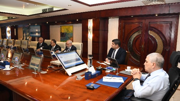 الفريق أسامة ربيع يبحث مع مجموعة UW القبرصية سبل تطوير ترسانة بورسعيد وفق معايير الاقتصاد الأزرق