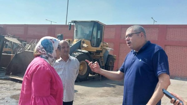 سكرتير مساعد بورسعيد يتابع موقف معدات الضواحي لتكثيف أعمال النظافة | صور