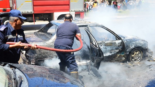 اتفحمت في لحظة.. حماية بورسعيد المدنية تخمد النيران بسيارة أجرة ببورفؤاد