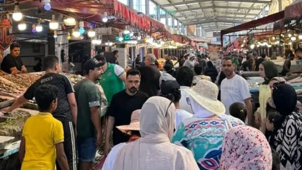 سوق أسماك بورسعيد الحضاري  يشهد إقبالًا  من أبناء الباسلة وزائريها