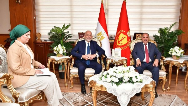 محافظ بورسعيد يستقبل سفير " اليونان " لدى مصر 