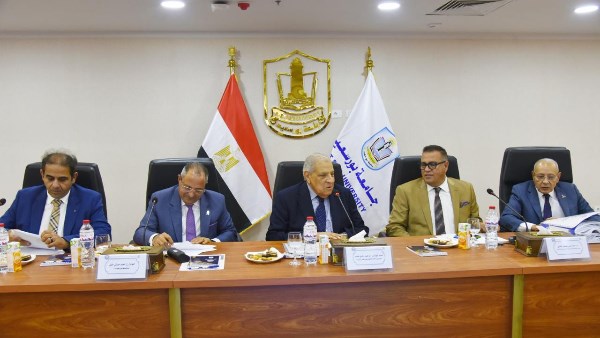 محافظ بورسعيد يؤكد على أهمية دور الجامعة كشريك أساسي في خطط التنمية المستدامة