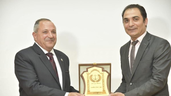 محافظ بورسعيد يشهد حفل تخريج الدفعة الثالثة من برنامج " المرأة تقود في المحافظات المصرية "