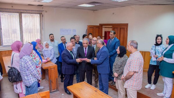 رئيس جامعة طنطا يتفقد لجان اختبارات القدرات بكلية علوم الرياضة