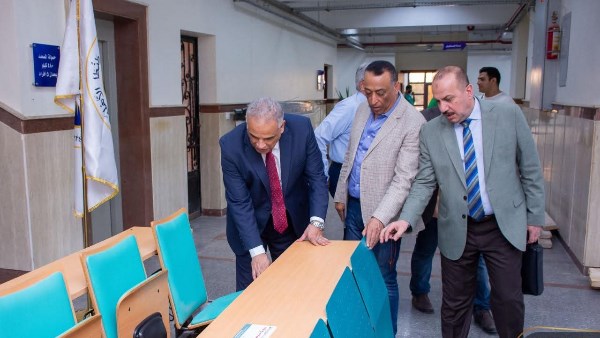 رئيس جامعة طنطا يتفقد الاستعدادات النهائية لانطلاق الدراسة بالجامعة الأهلية