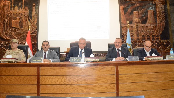 محافظ الغربية يوافق على تخصيص أراضٍ لإقامة مسجد ومجمع معاهد فتيات وتوسعة جراج طنطا