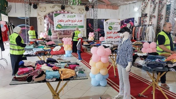 تنظيم معرضين لتوزيع الملابس مجانا وقافلة علاجية في الشرقية