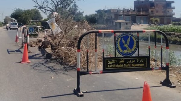 محافظ كفر الشيخ يوجه بإصلاح انهيار جزئي بطريق دسوق - بسيون.. صور