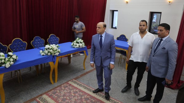 محافظ كفر الشيخ يتفقد تجهيزات اللجنة العامة لانتخابات الشيوخ.. صور