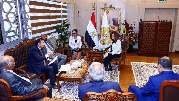 لقاء وزيرة التنمية المحلية 