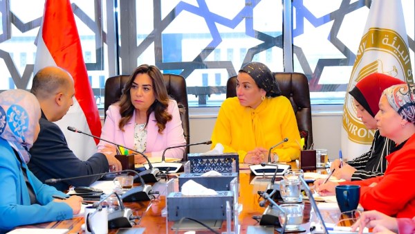 وزيرة التنمية المحلية والبيئة 