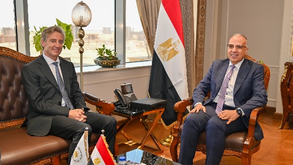 وزير الري ولممثل المقيم لبرنامج الأمم المتحدة الانمائي بمصر