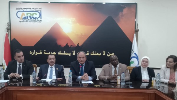 رئيس مركز البحوث الزراعية يستقبل وفد رفيع المستوى من دولة ناميبيا
