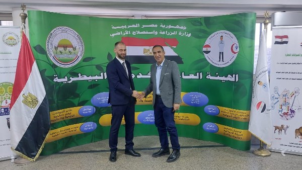 رئيس الهيئة العامة للخدمات البيطرية، و "ديميتري ديكان" ، ممثل وزارة الزراعة بسفارة روسيا