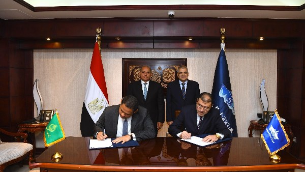 خلال الاجتماع