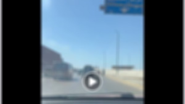 القبض على المتهم بالتلويح بسلاح أبيض من داخل سيارة بطريق الإسكندرية