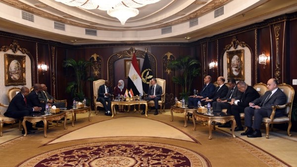 وزير الداخلية يبحث مع نظيره بجمهورية القُمر المُتحدة سبل تعزيز التعاون الأمنى