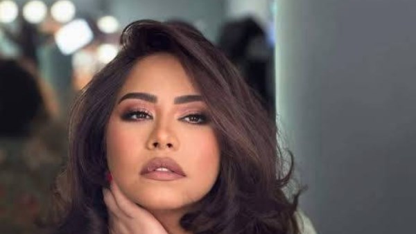 تطور مثير في اتهام المطربة شيرين عبد الوهاب بتهديد مدير حساباتها