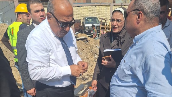 وزير الكهرباء  في موقع العطل