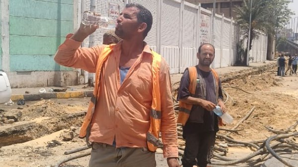 عمال الكهربا 