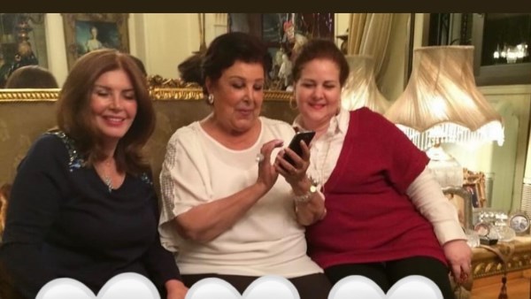 إيمي سمير غانم تستعيد الذكريات بصورة لوالدتها رفقة رجاء الجداوي وميرفت أمين