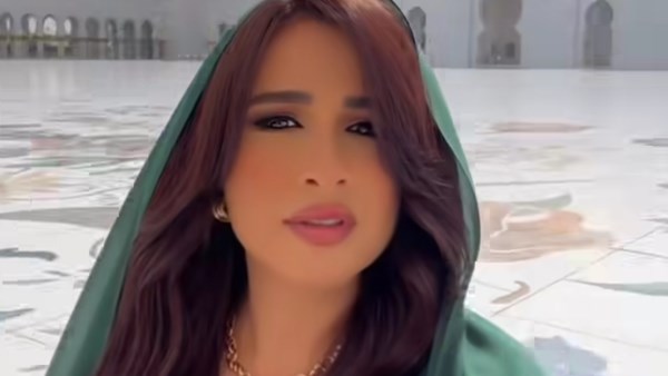 ياسمين عبد العزيز 