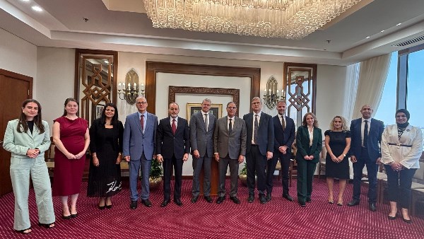 اجتماع مع بيتر شورمان المبعوث الخاص لشئون الهجرة بوزارة الخارجية الهولندية