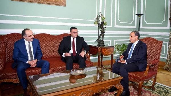 الخارجية والهجرة يستقبل وزير الإسكان والمرافق والمجتمعات العمرانية